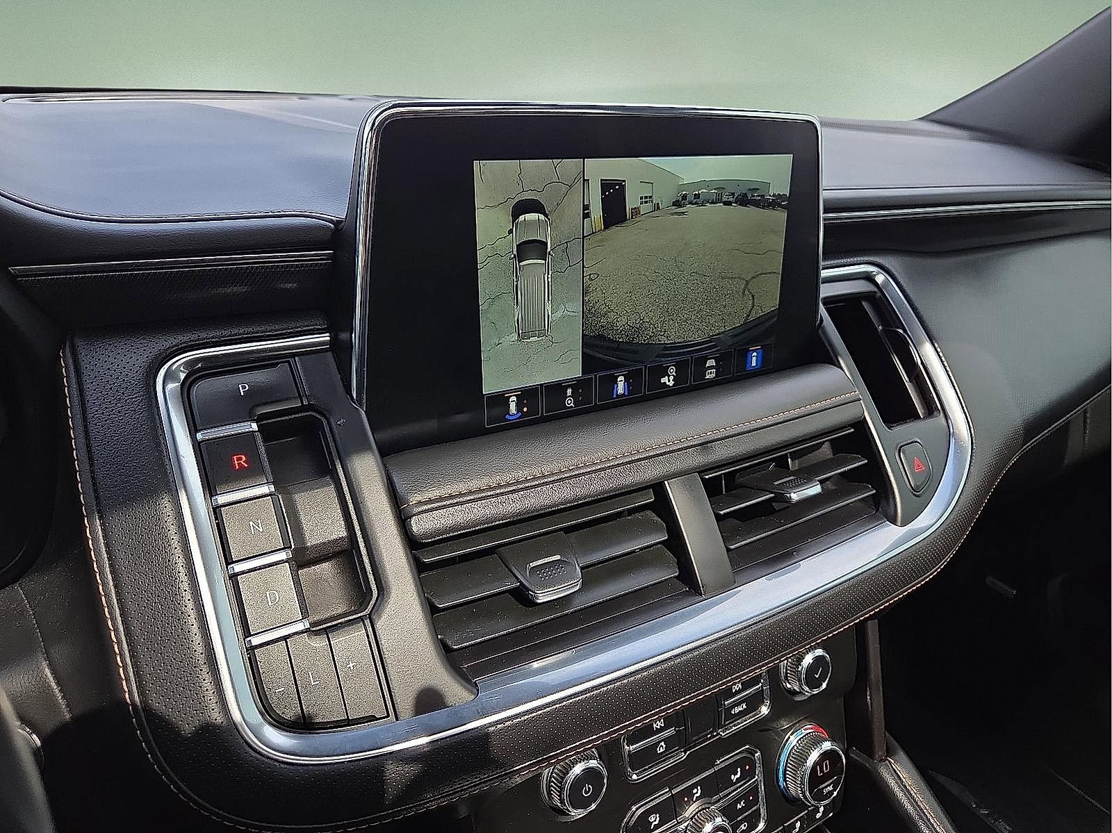 Used 2023 GMC Yukon XL AT4 w/ AT4 Premium Plus Package image 18