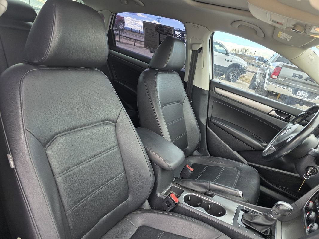 Used 2015 Volkswagen Passat TDI SE image 11