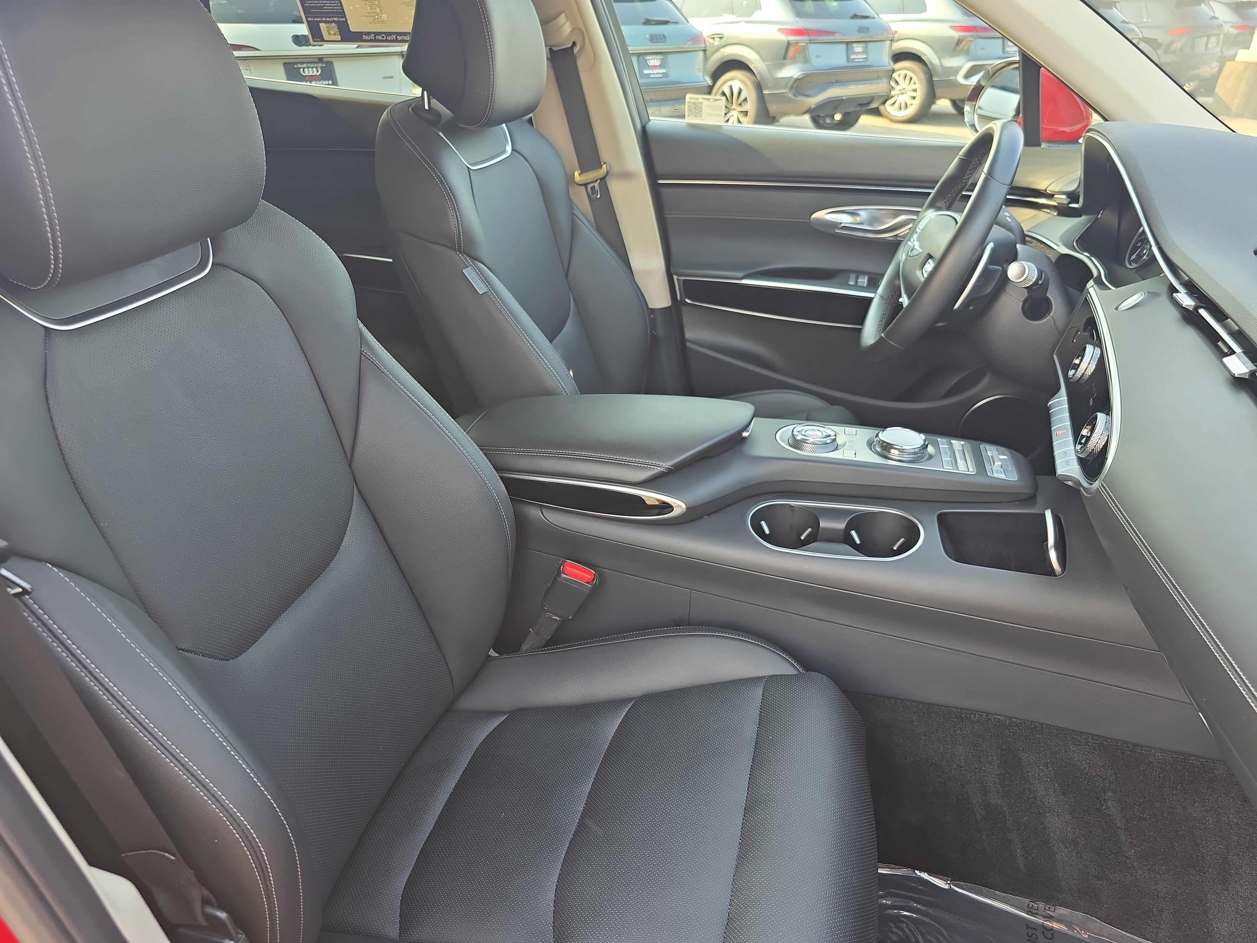 Used 2025 Genesis GV70 2.5T AWD/4WD image 10