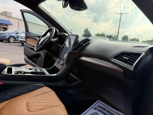 Used 2023 Ford Edge Titanium w/ Equipment Group 301A AWD/4WD image 43