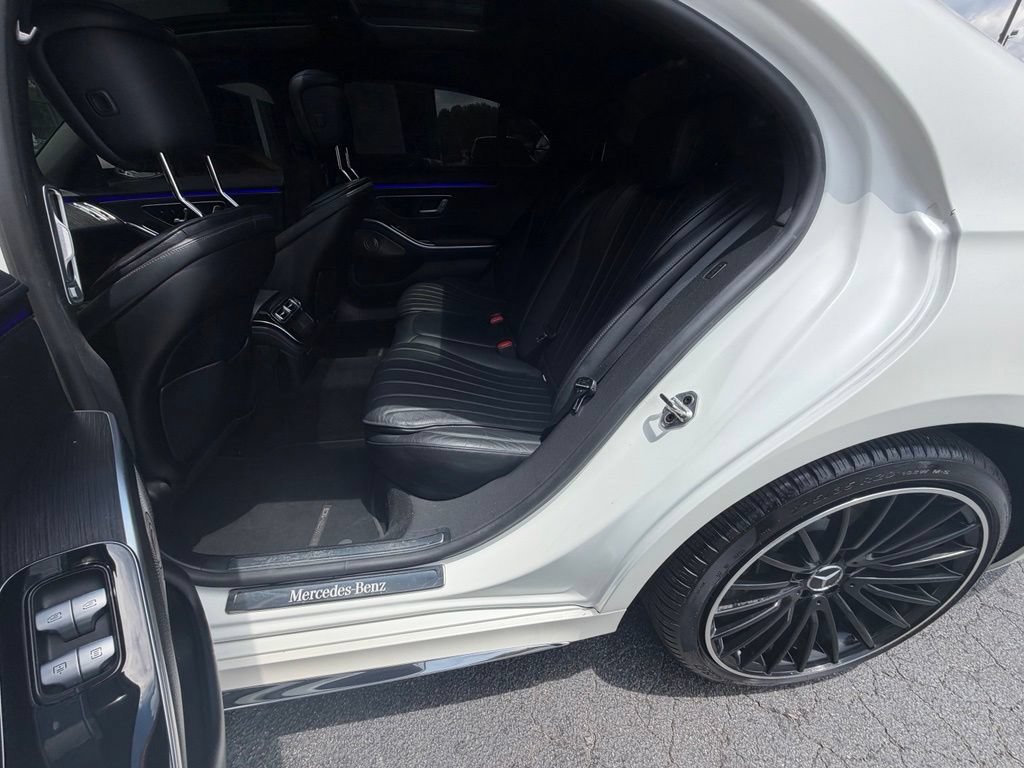 Used 2022 Mercedes-Benz S 500 4MATIC w/ AMG Line Package image 31