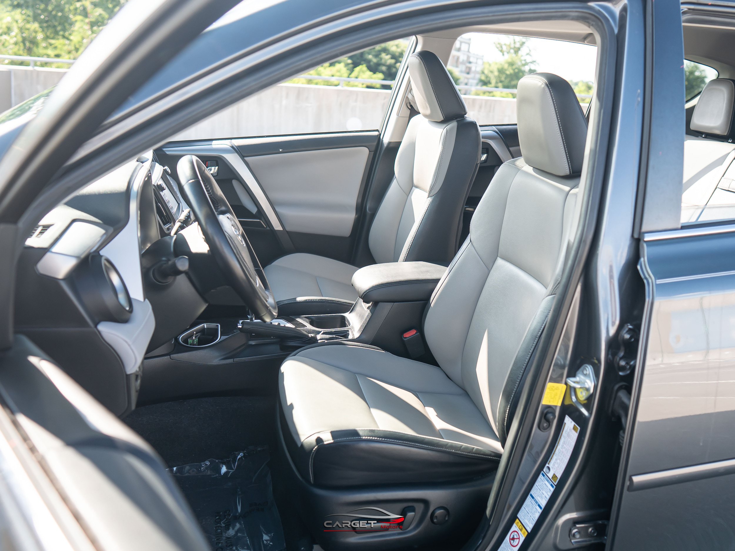 Used 2016 Toyota RAV4 Limited AWD/4WD image 16