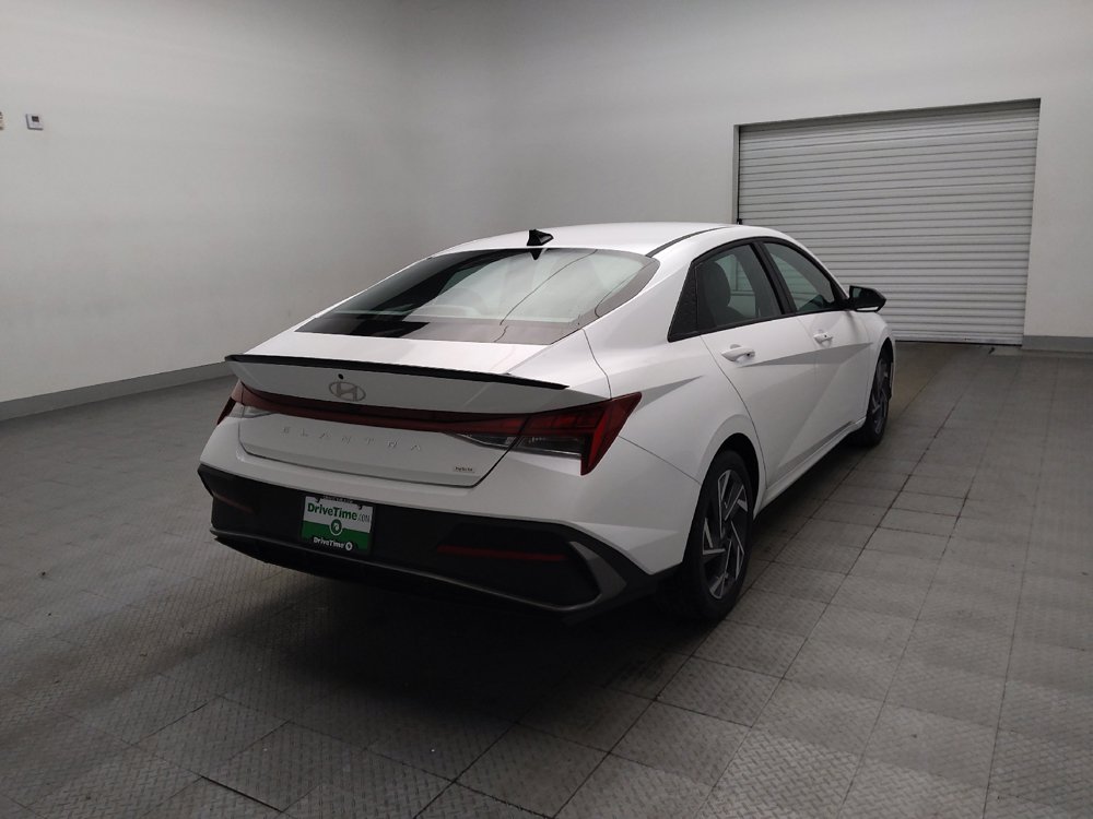 Used 2025 Hyundai Elantra SEL FWD image 9