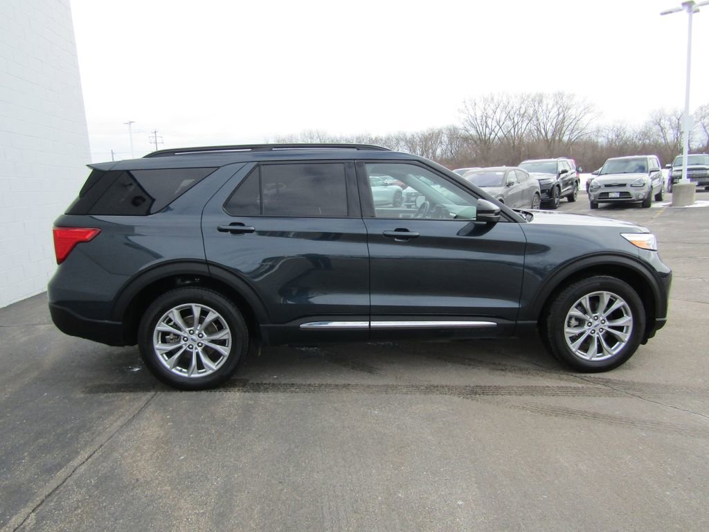 Used 2024 Ford Explorer XLT w/ Equipment Group 202A AWD/4WD image 10