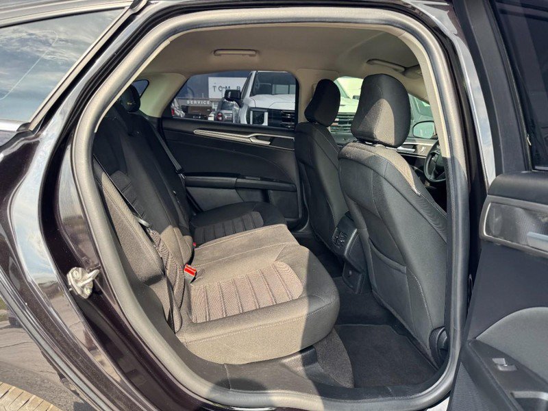 Used 2020 Ford Fusion SE FWD image 10