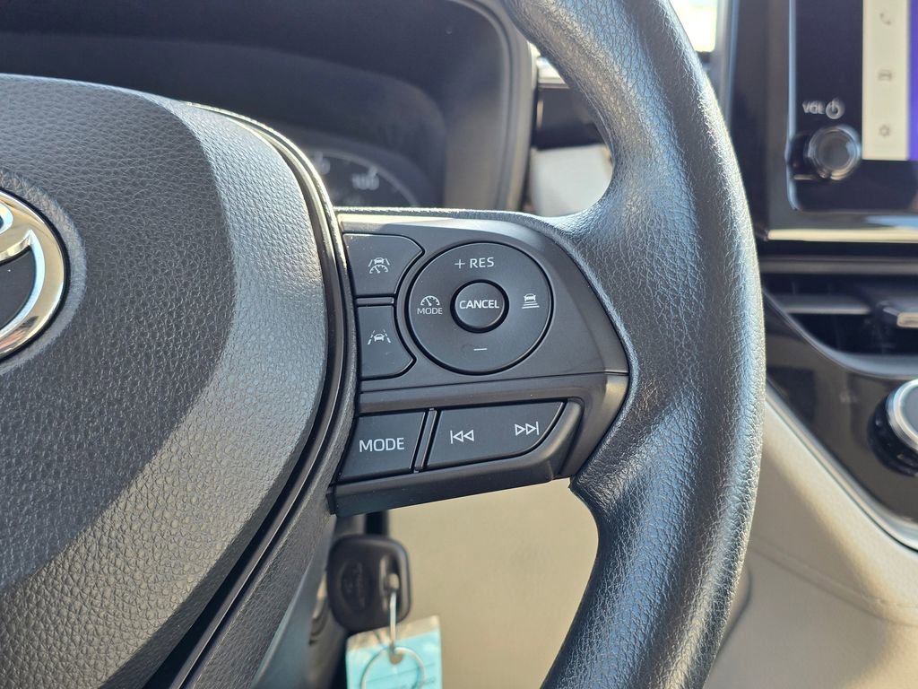 Used 2023 Toyota Corolla Cross L image 33