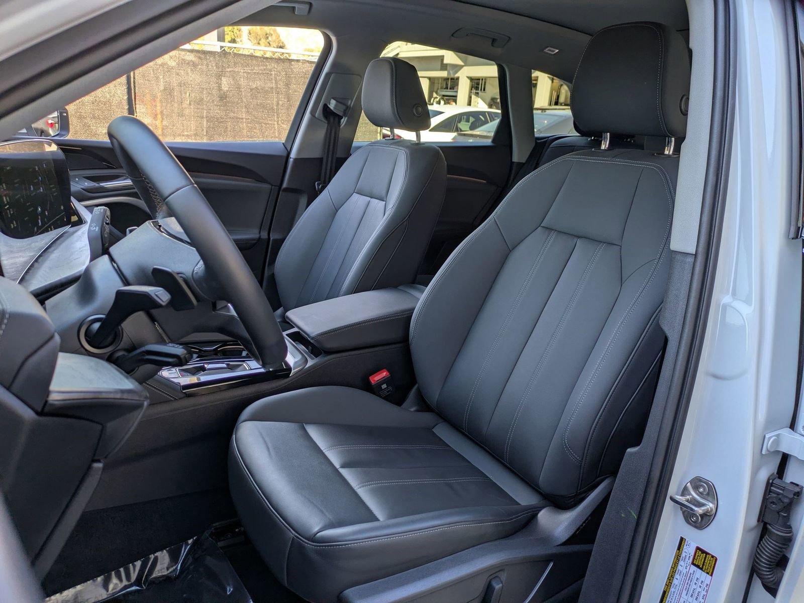 Used 2025 Audi Q5 Premium w/ Convenience Package image 30