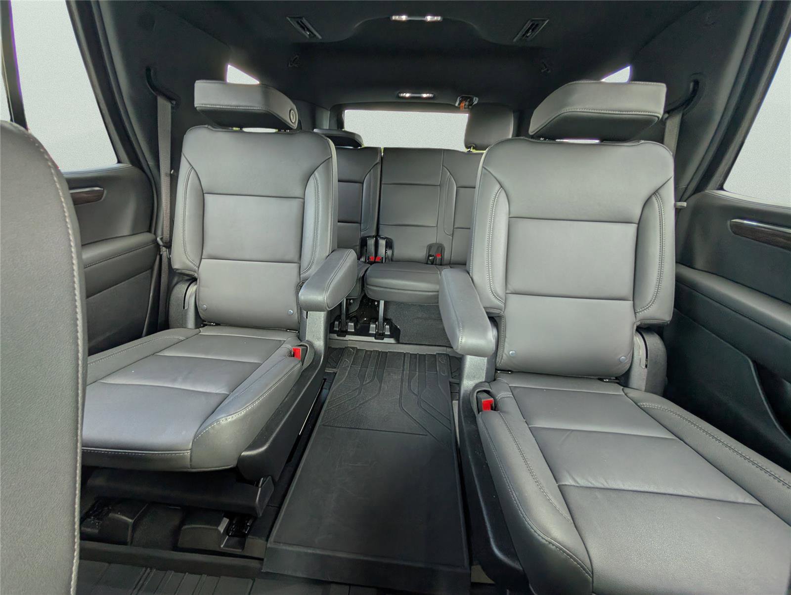 Used 2025 Chevrolet Tahoe Z71 w/ Z71 Off-Road Package image 12