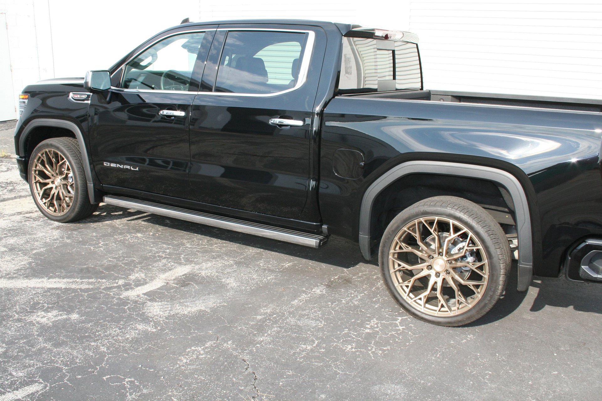 Used 2024 GMC Sierra 1500 Denali w/ Denali Reserve Package image 17