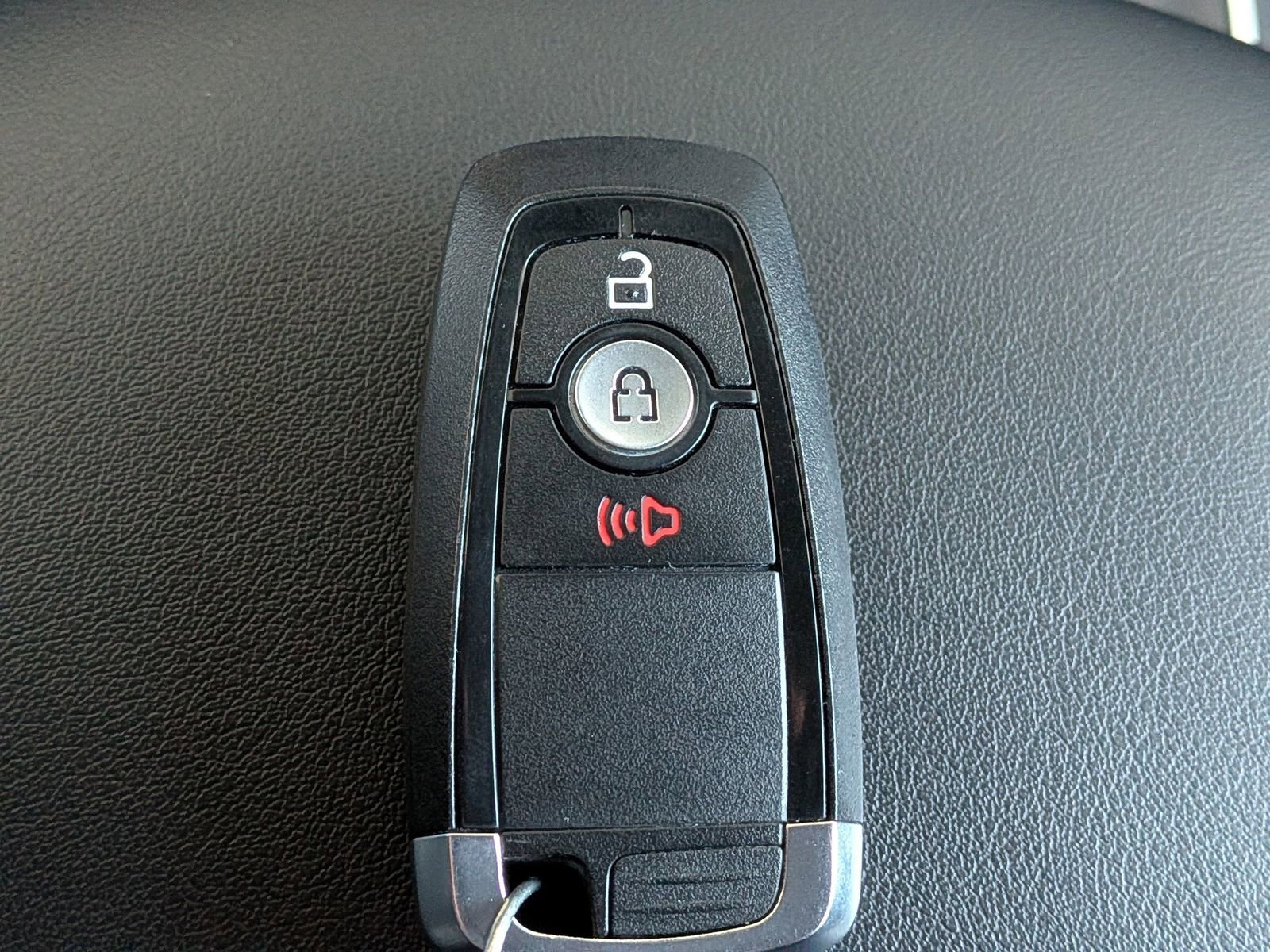 Certified 2024 Ford Edge SE w/ Black Appearance Package image 30