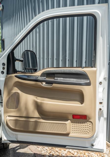 Used 2005 Ford F350 Lariat RWD image 38
