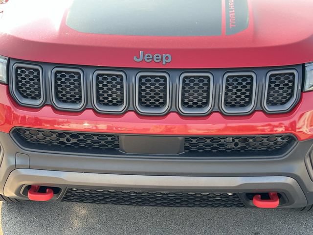 Used 2024 Jeep Compass Trailhawk AWD/4WD image 10