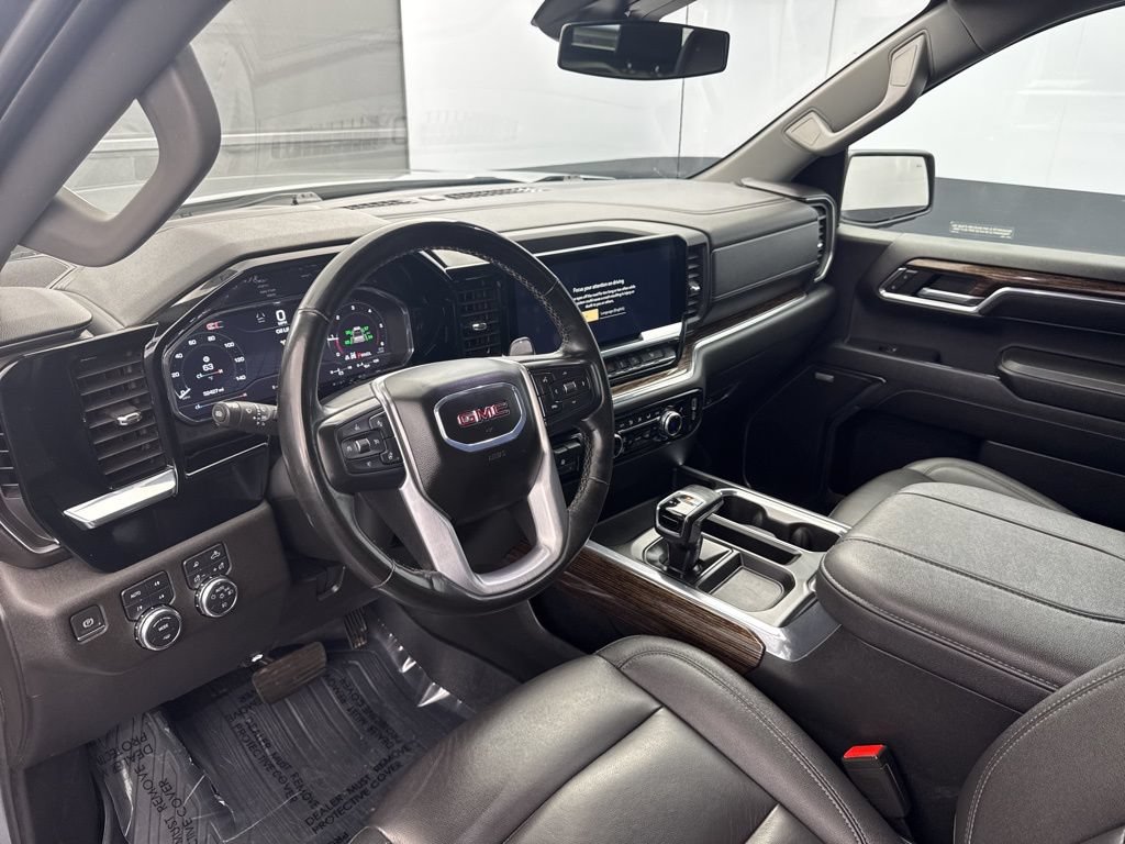 Used 2024 GMC Sierra 1500 Elevation w/ Elevation Premium Package AWD/4WD image 8
