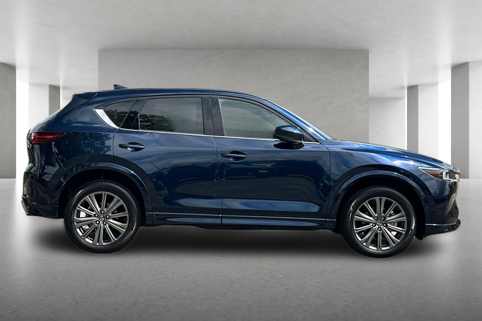 Certified 2025 MAZDA CX-5 Signature image 3