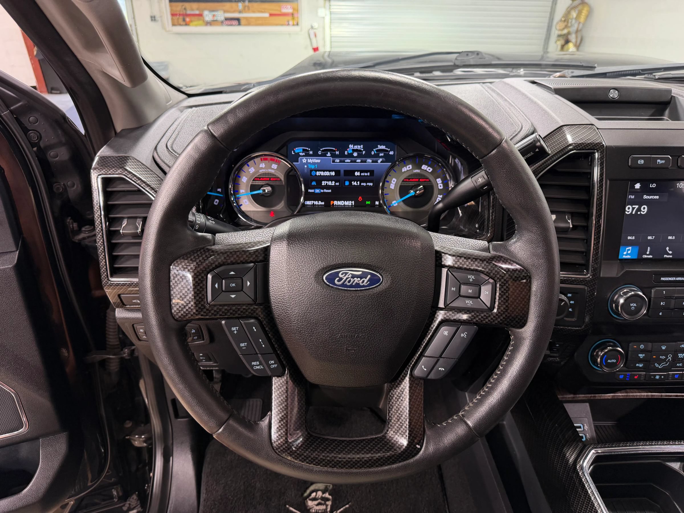 Used 2019 Ford F250 Lariat w/ Lariat Ultimate Package AWD/4WD image 27