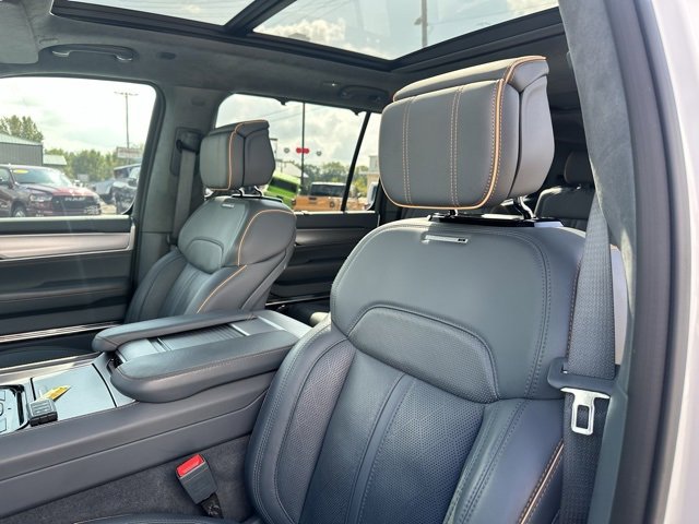 Used 2023 Jeep Grand Wagoneer Series II image 24