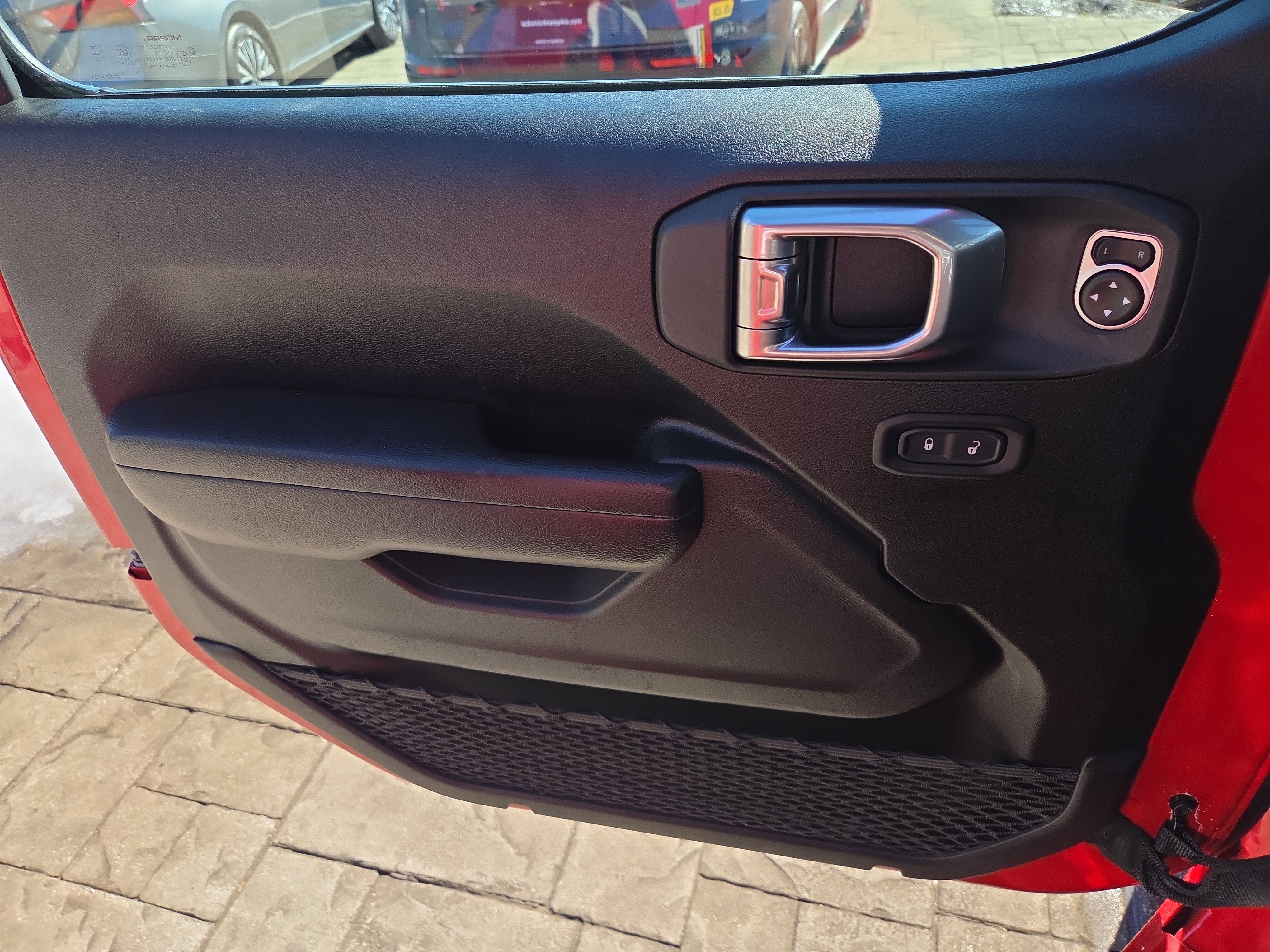 Used 2024 Jeep Wrangler Unlimited Rubicon image 10