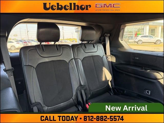 Used 2023 Jeep Grand Cherokee L Laredo image 8