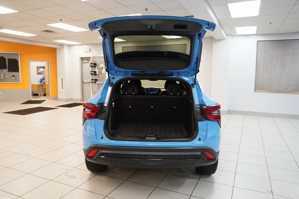 Used 2024 Chevrolet Trax RS w/ Sunroof Package image 10