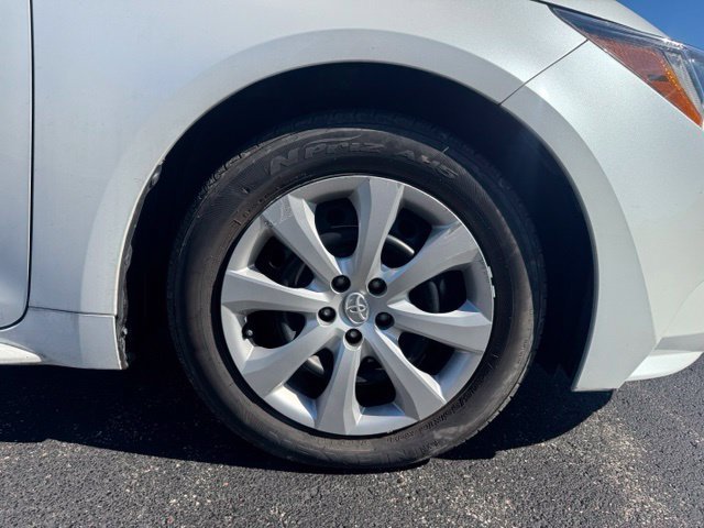 Used 2025 Toyota Corolla LE FWD image 9