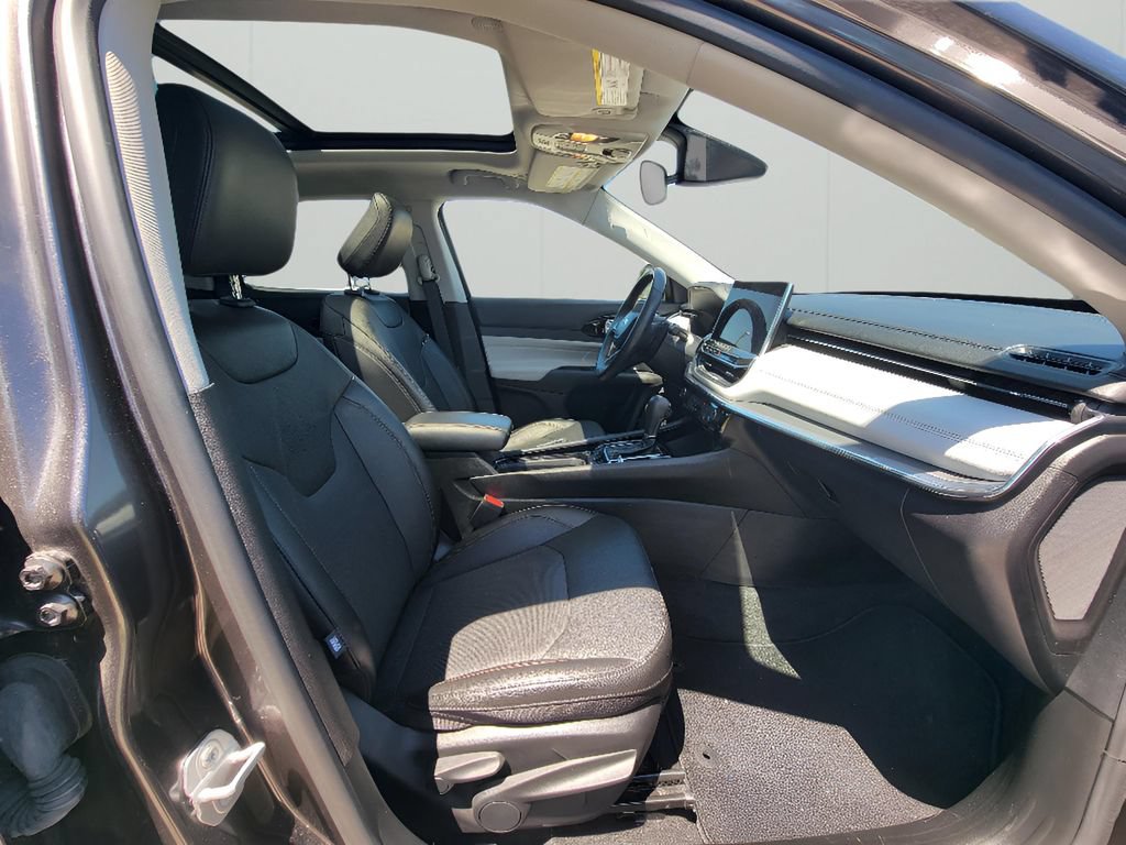 Used 2022 Jeep Compass Limited w/ Sun and Sound Group AWD/4WD image 35