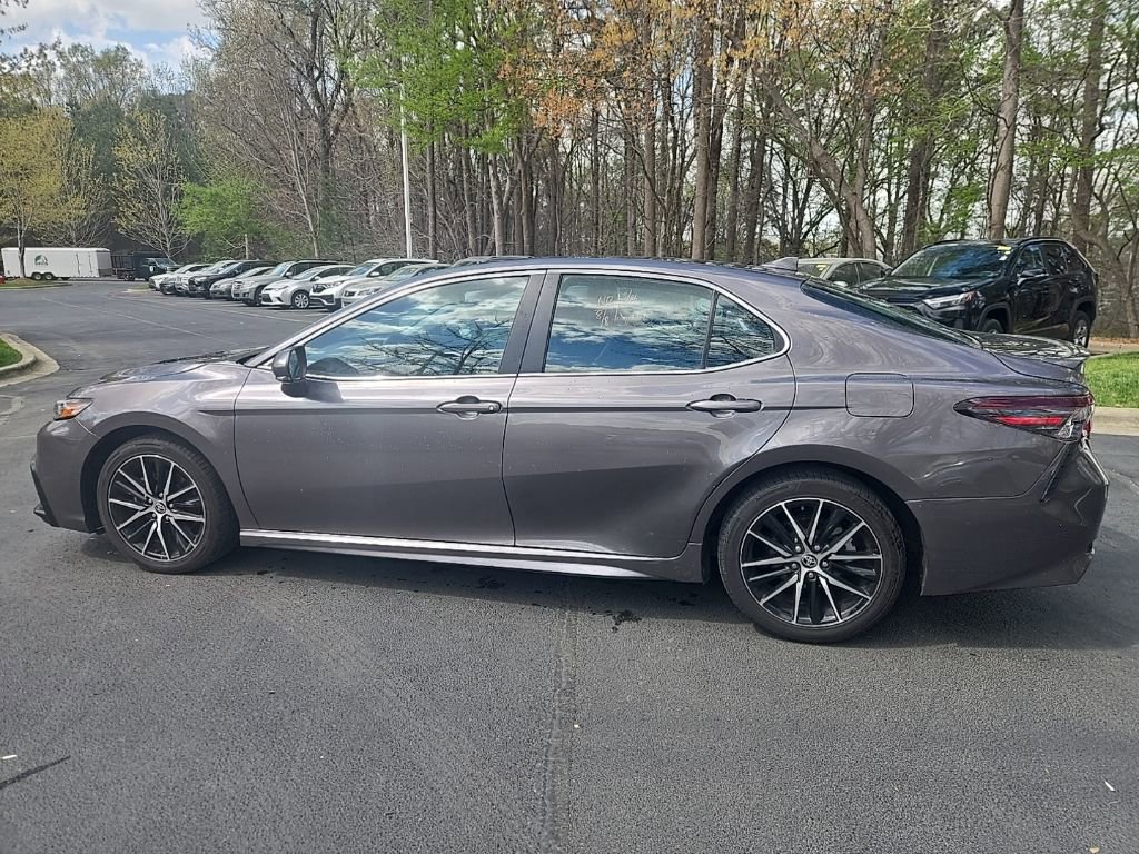 Used 2024 Toyota Camry SE w/ Cold Weather Package image 6