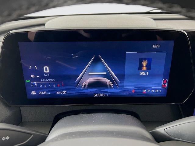 Used 2025 Chevrolet Traverse LT image 14