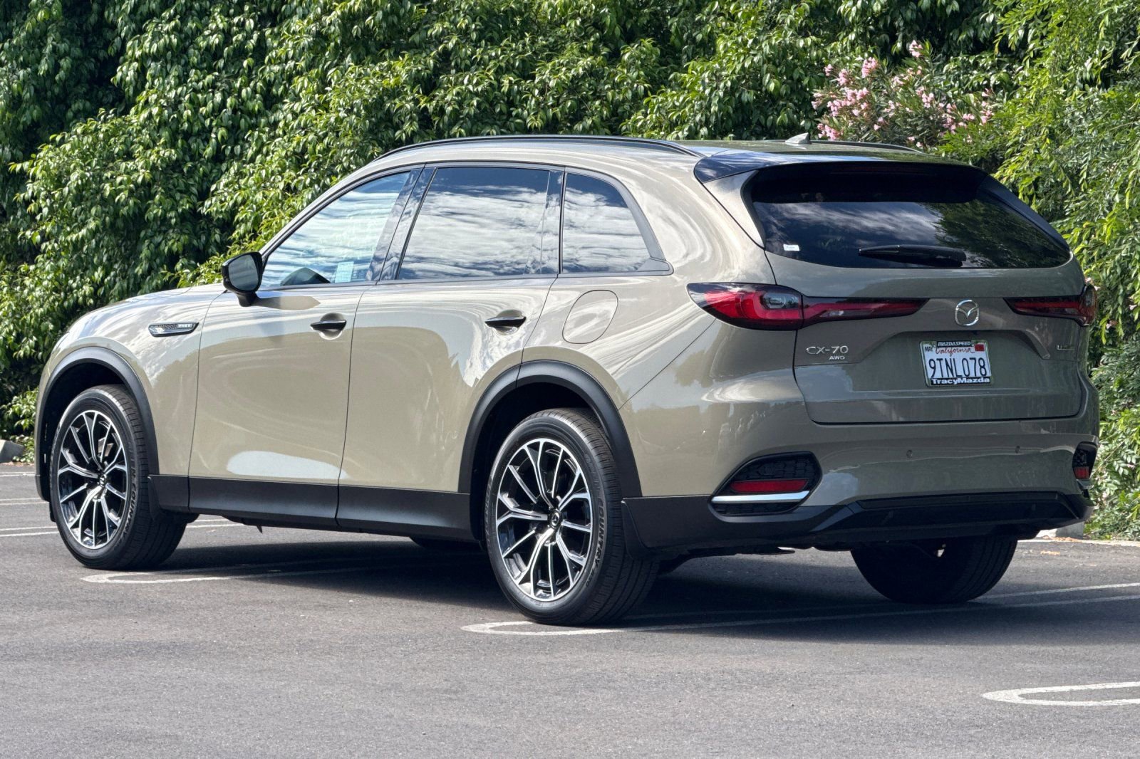 Certified 2025 MAZDA CX-70 Plug-In Hybrid w/ Premium Pkg image 7