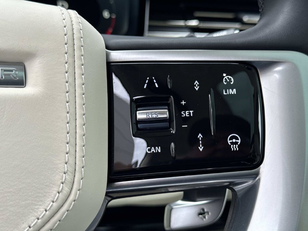 Used 2023 Land Rover Range Rover SE AWD/4WD image 28