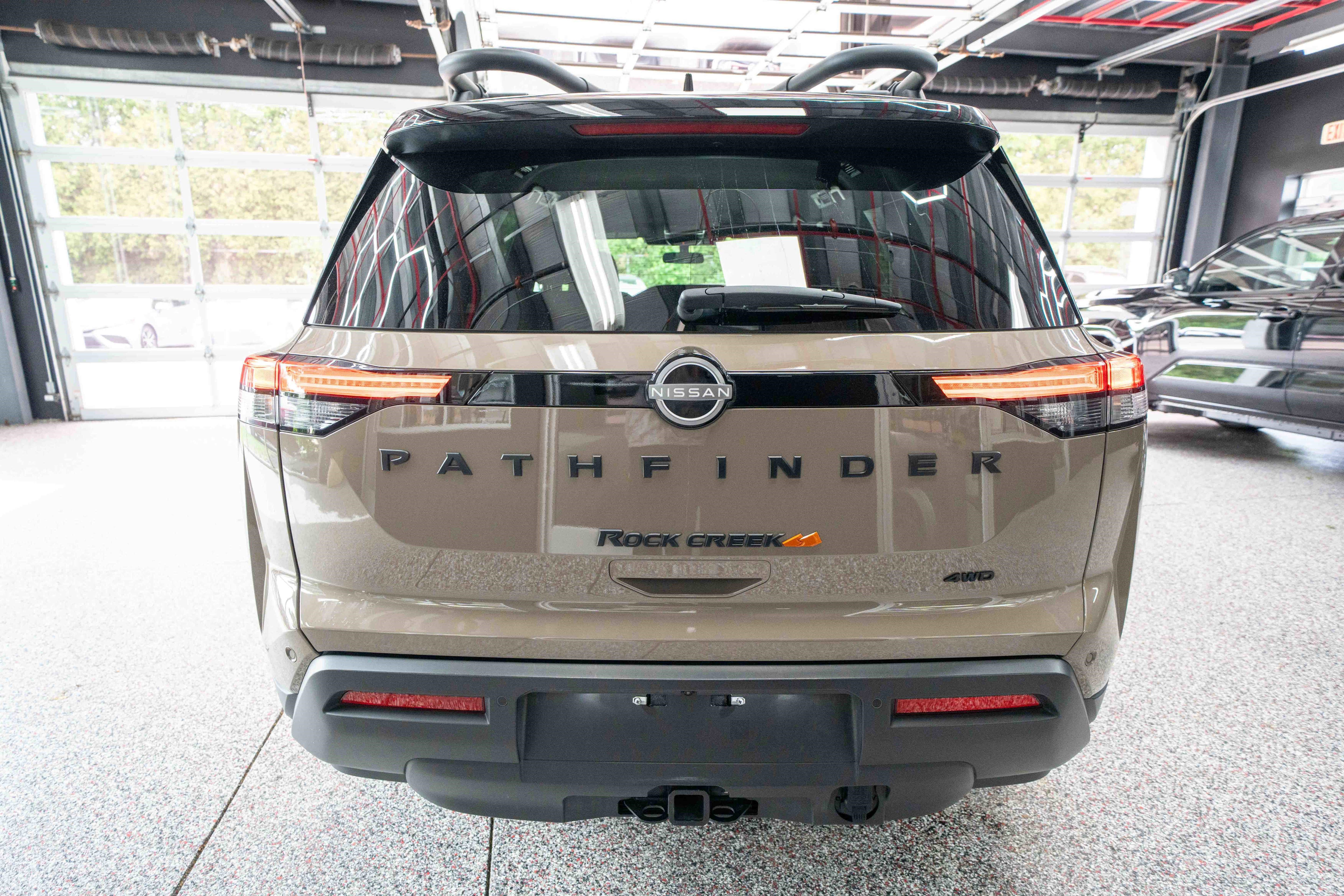 Used 2024 Nissan Pathfinder Rock Creek AWD/4WD image 3