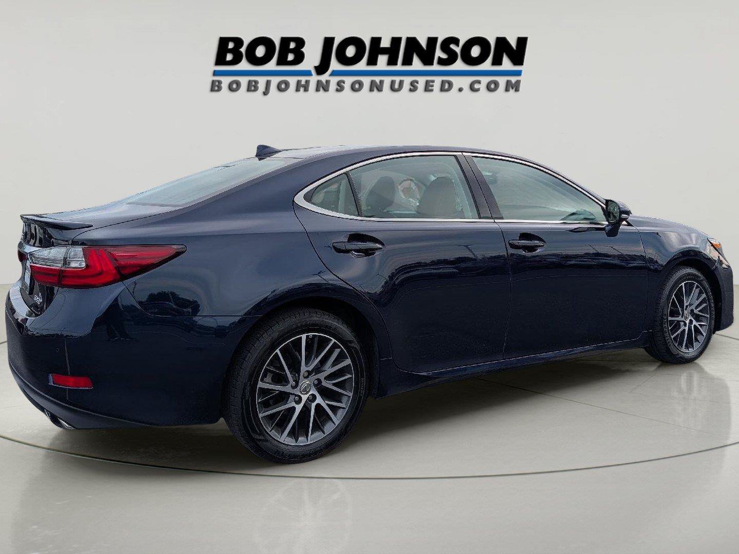 Used 2016 Lexus ES 350 w/ Premium Package w/Wood Trim FWD image 6