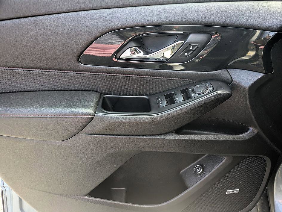 Used 2023 Chevrolet Traverse RS image 13