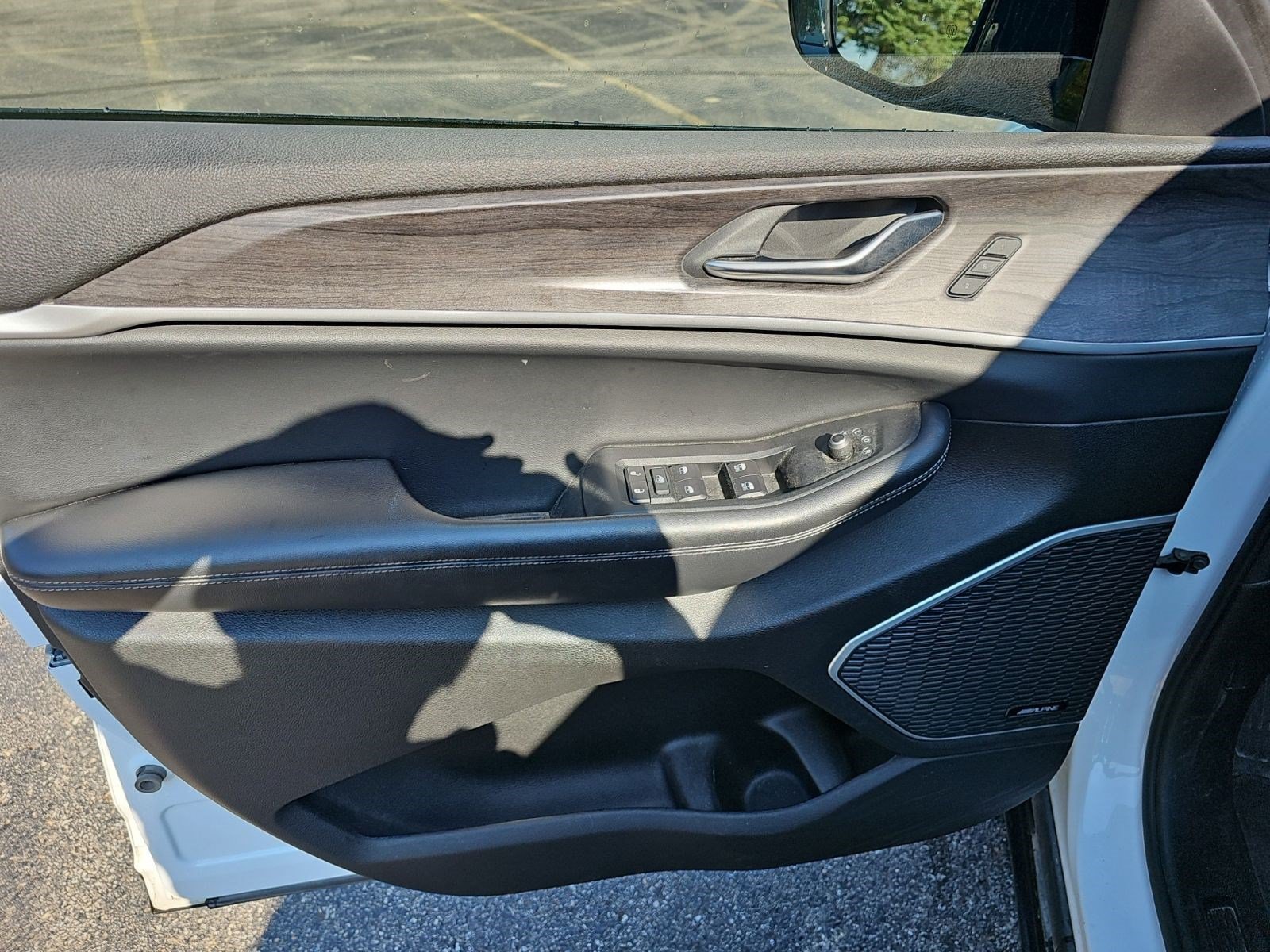 Used 2022 Jeep Grand Cherokee Limited AWD/4WD image 16