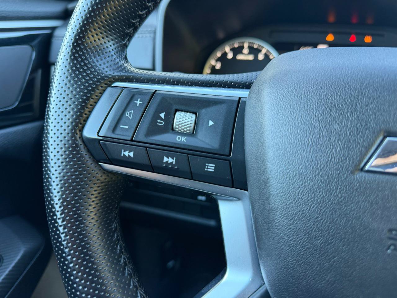 Used 2024 Mitsubishi Outlander SE FWD image 31