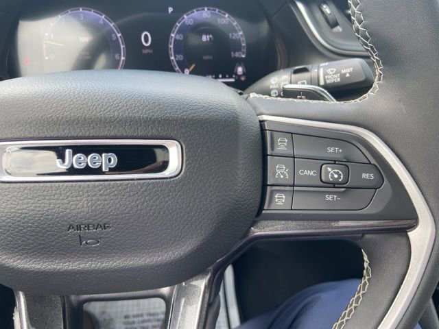Used 2023 Jeep Grand Cherokee Altitude image 24