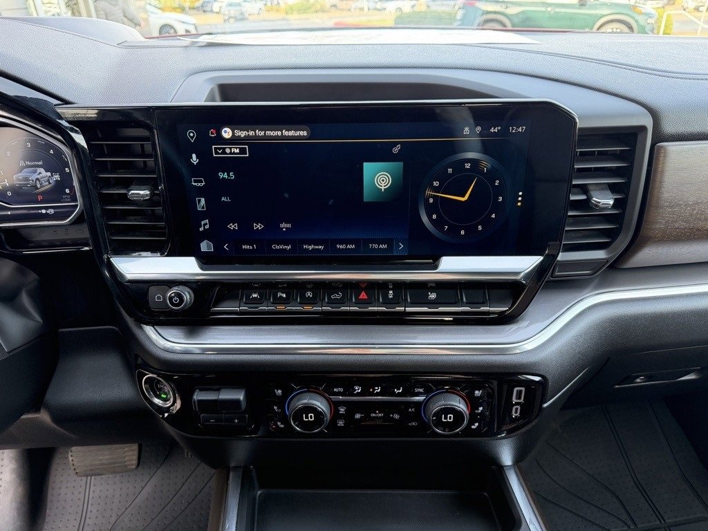 Used 2025 Chevrolet Silverado 1500 High Country w/ Technology Package image 22