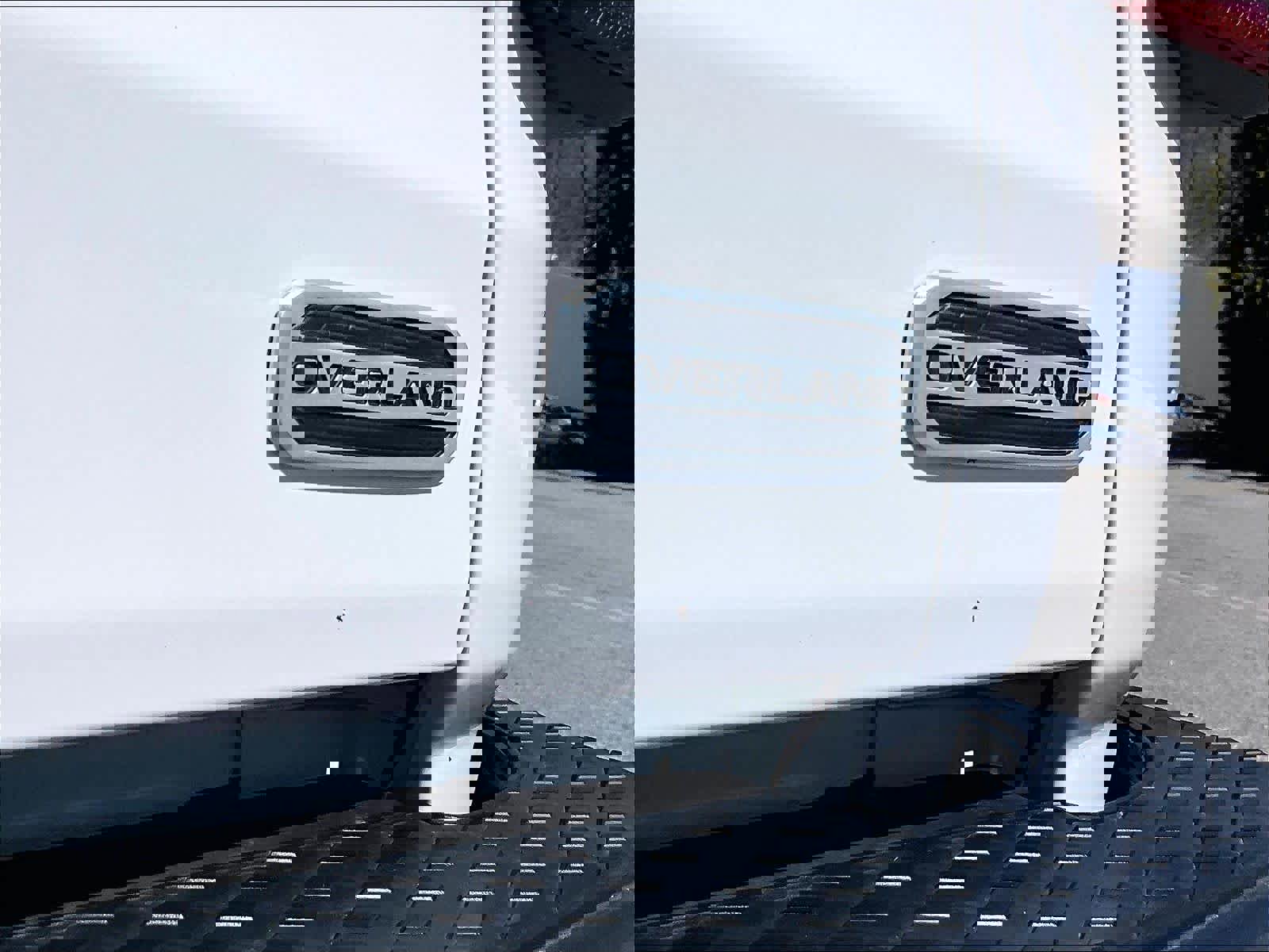 Used 2023 Jeep Gladiator Overland image 29