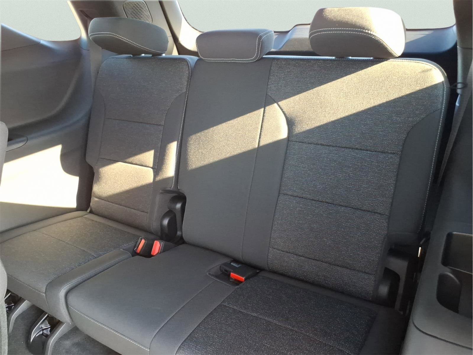 New 2026 Chevrolet Traverse LT image 12