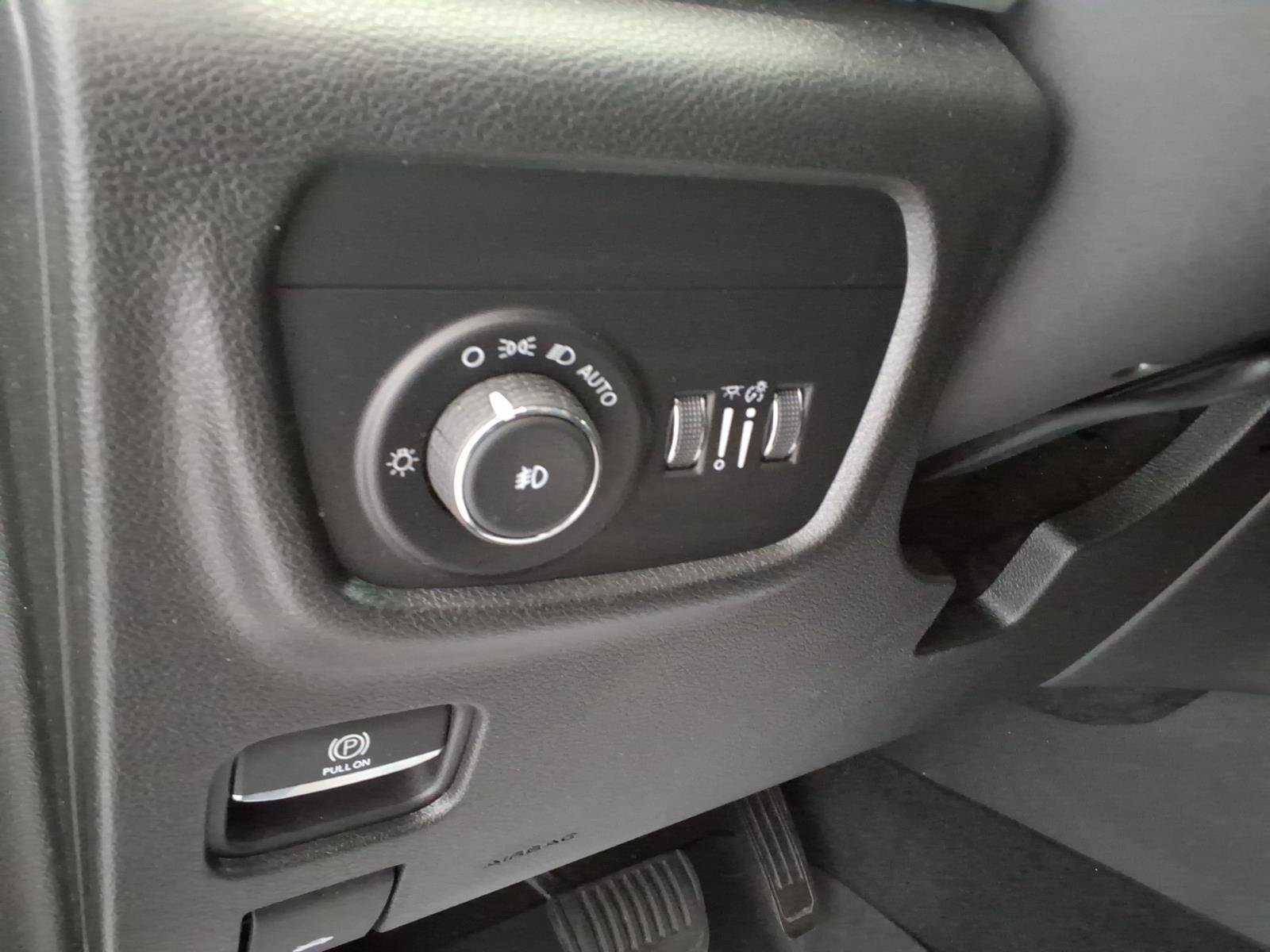 Used 2022 Jeep Grand Cherokee Trailhawk AWD/4WD image 22