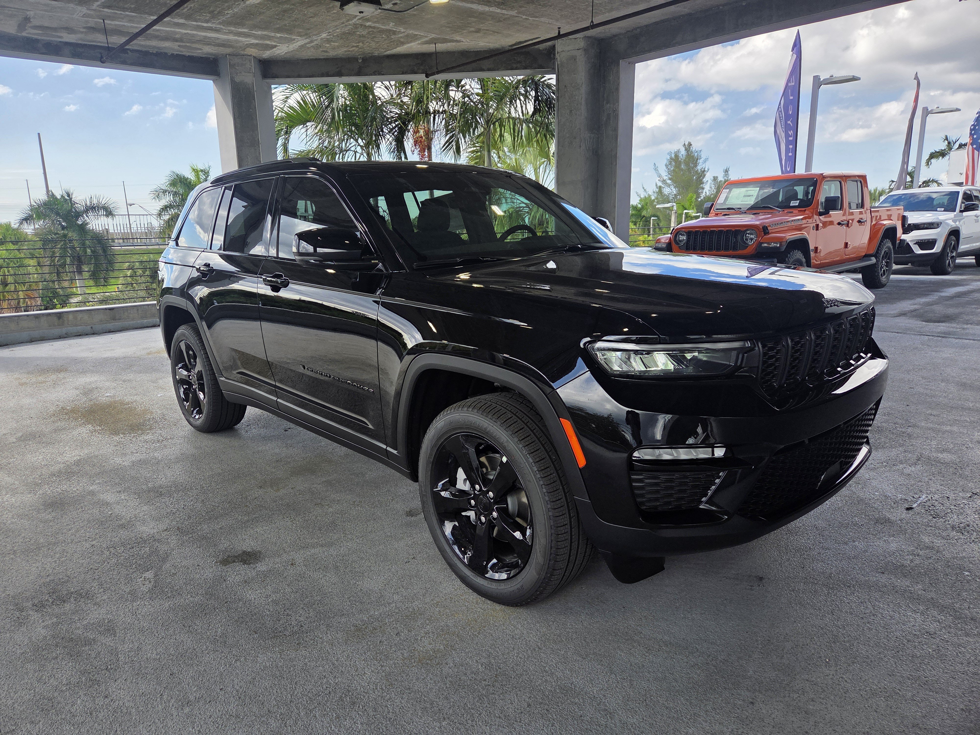 New 2025 Jeep Grand Cherokee Limited w/ Black Appearance Package RWD image 2