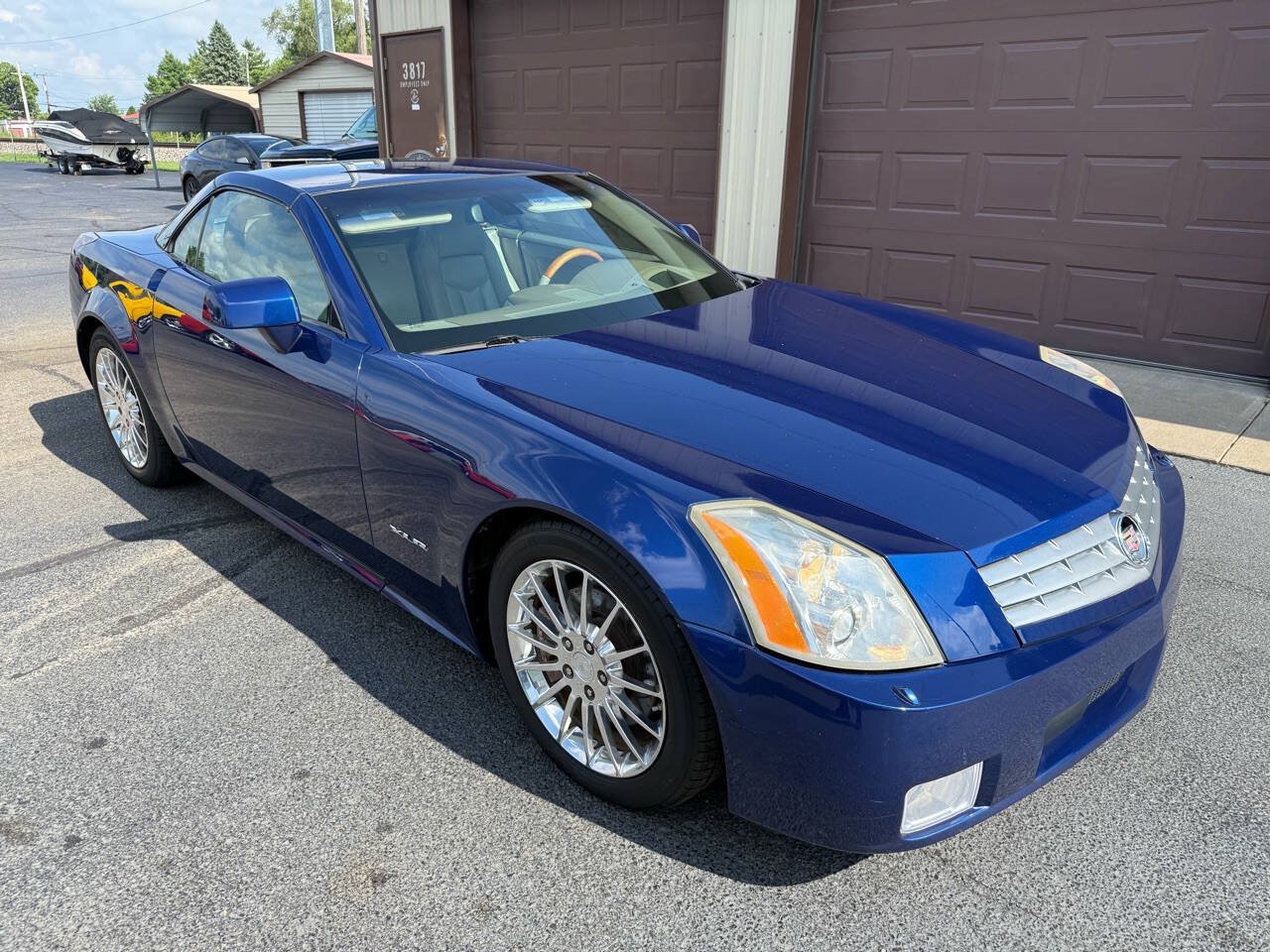 Used 2005 Cadillac XLR RWD image 10
