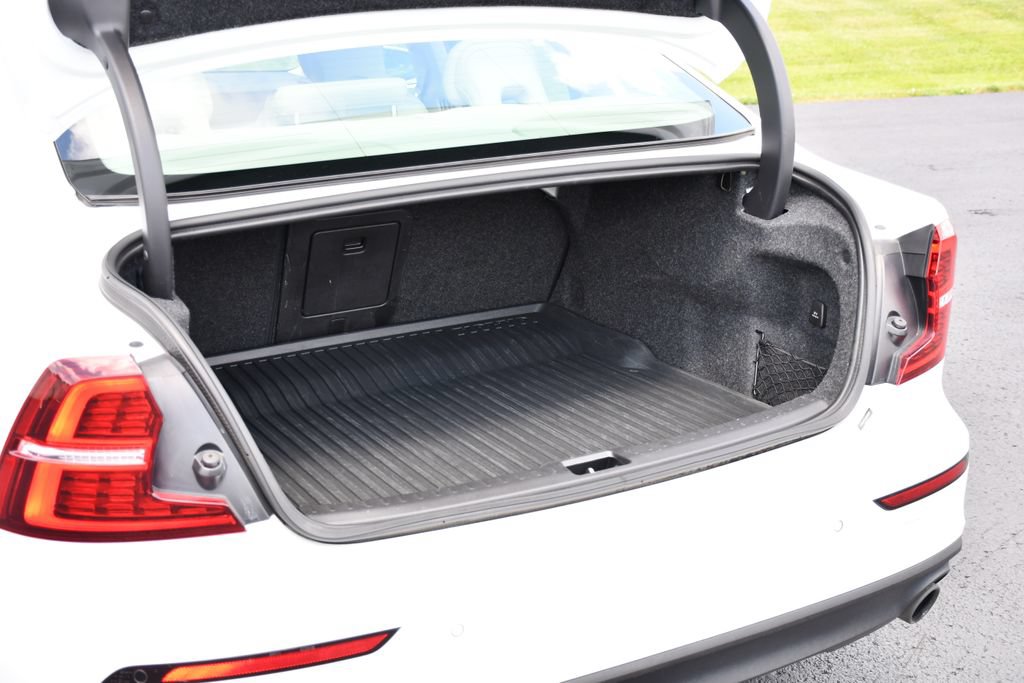 Used 2019 Volvo S60 T5 Momentum w/ Premium Package FWD image 33