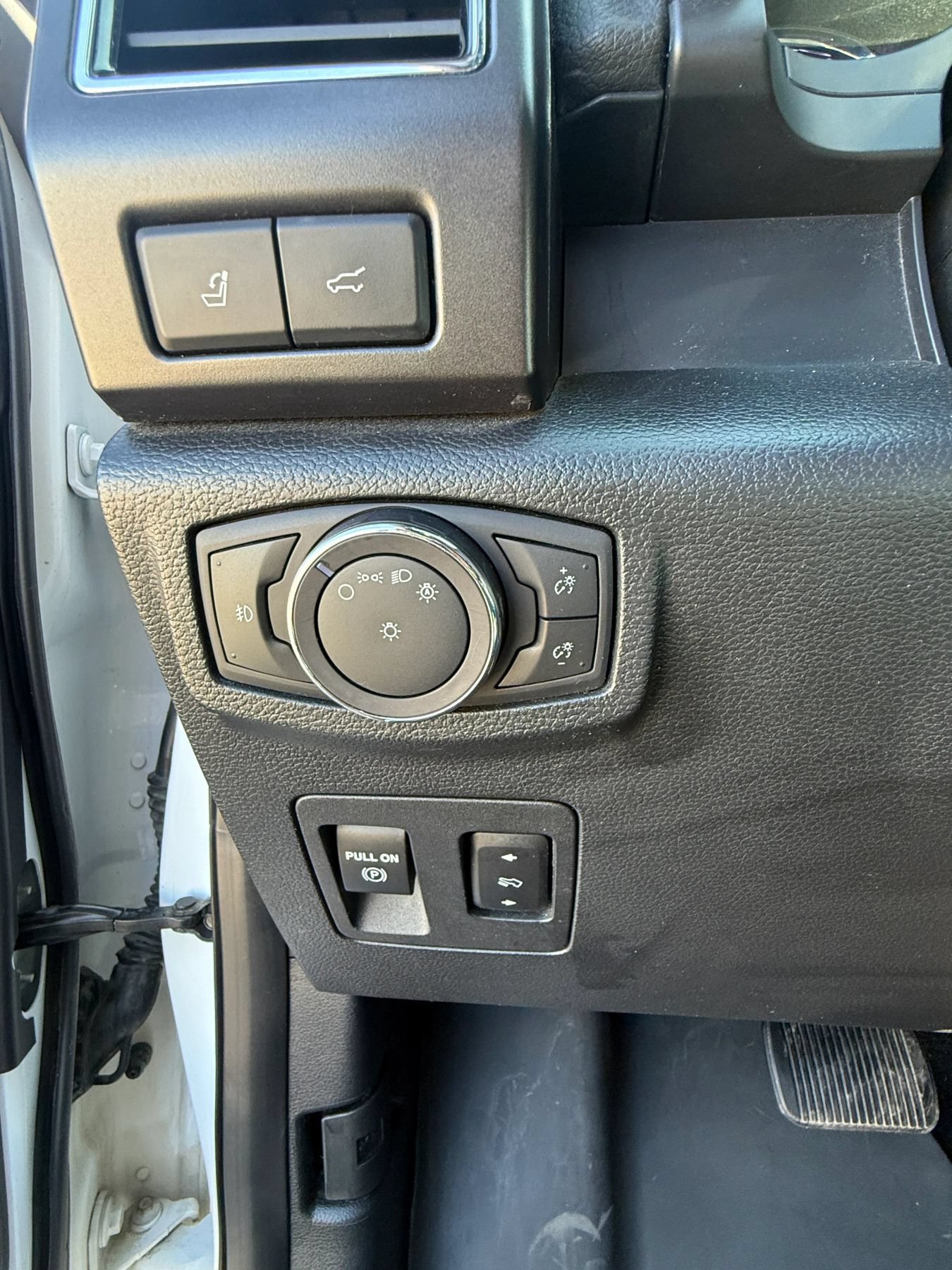 Used 2018 Ford Expedition Limited AWD/4WD image 14
