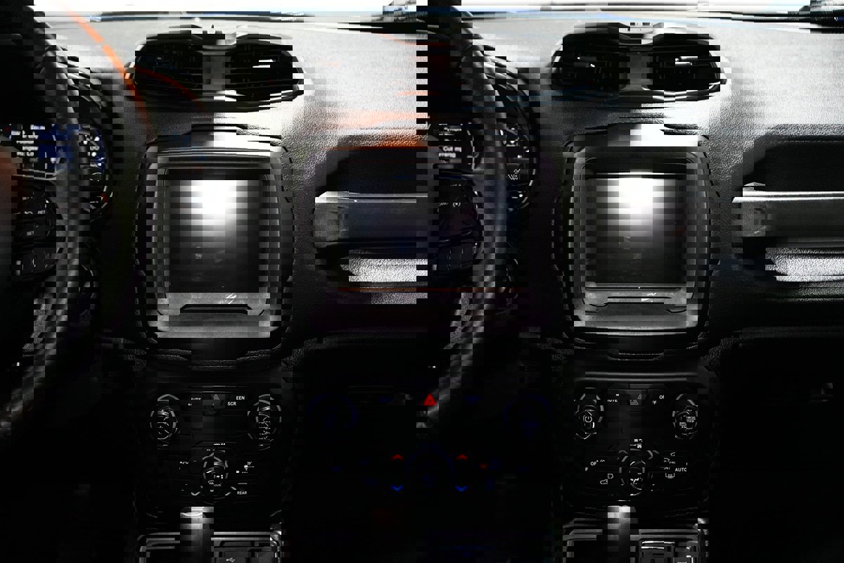 Used 2020 Jeep Renegade Altitude image 13