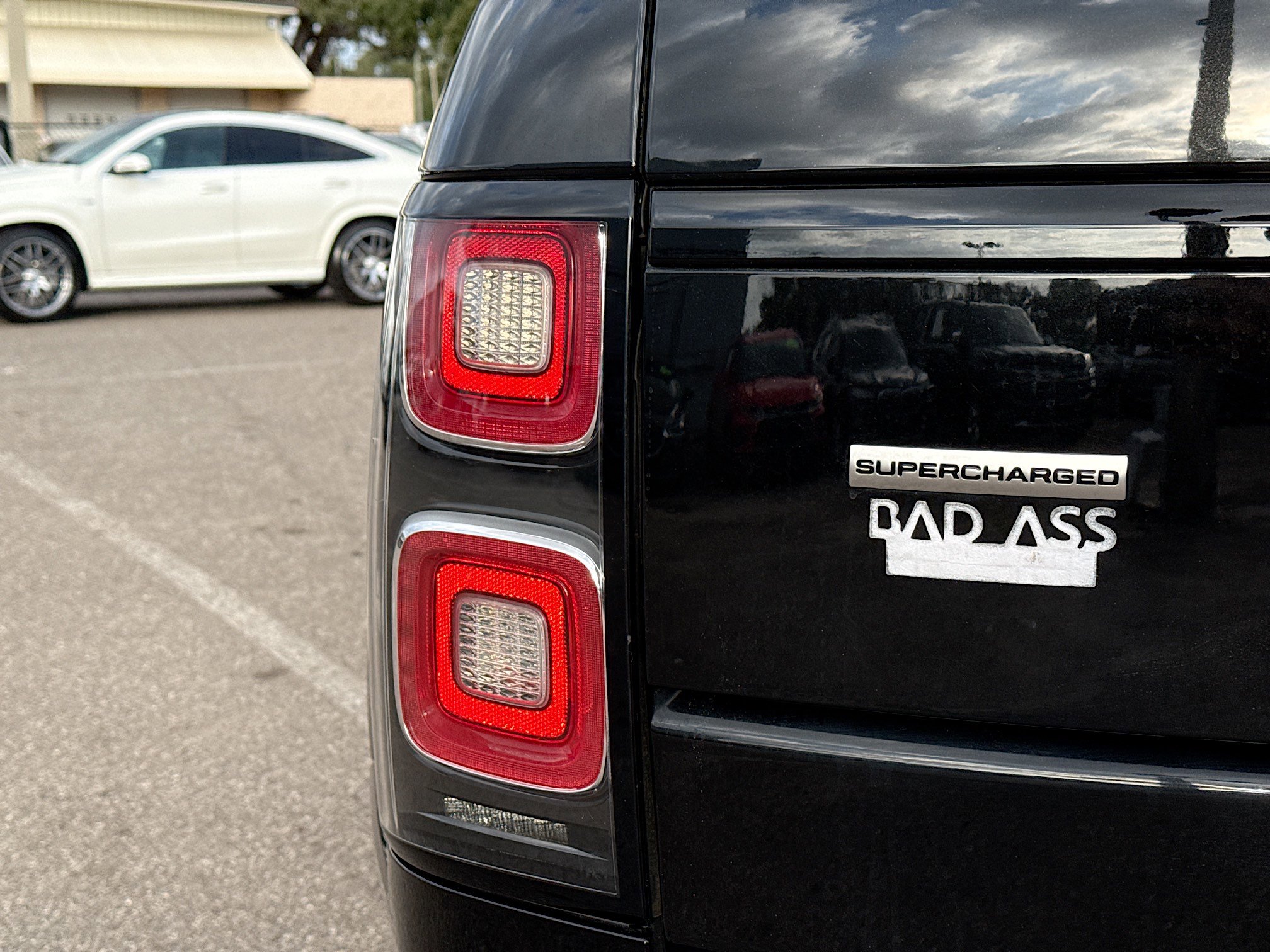 Used 2019 Land Rover Range Rover Long Wheelbase Supercharged image 10