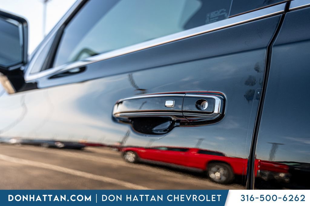 Used 2024 GMC Yukon XL Denali image 30