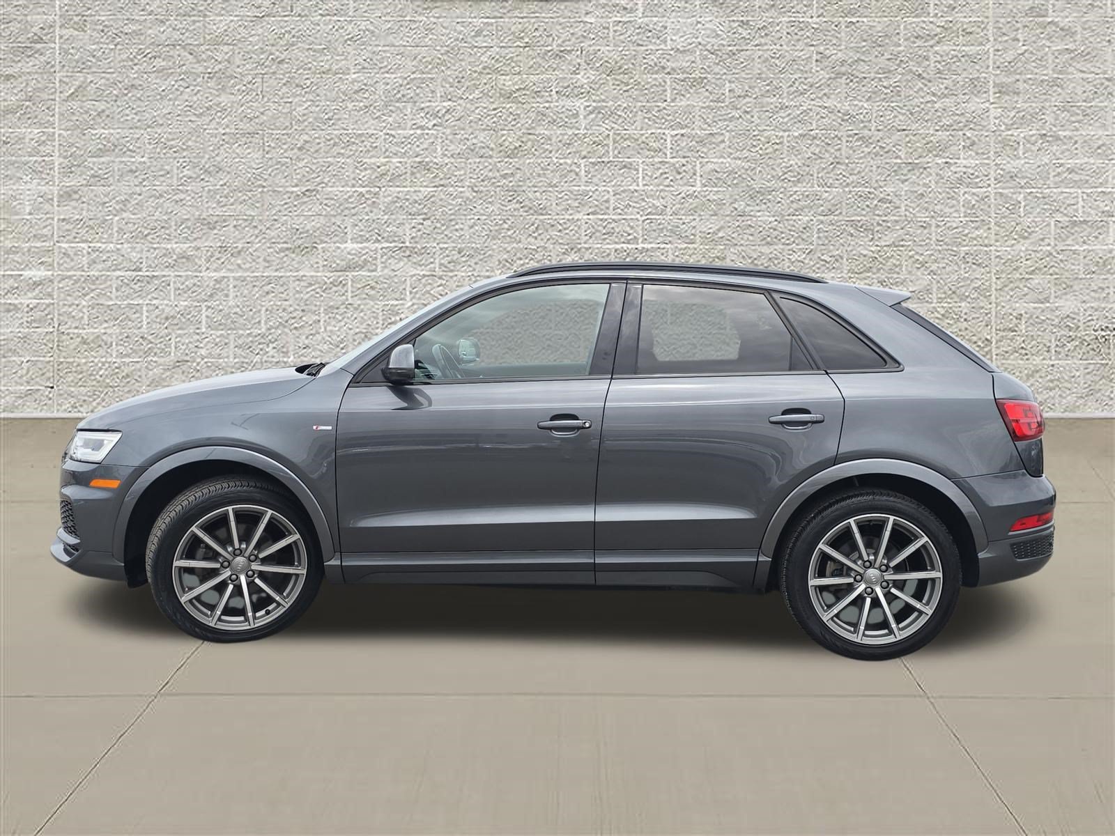 Used 2018 Audi Q3 2.0T Premium Plus w/ Premium Plus Package AWD/4WD image 4