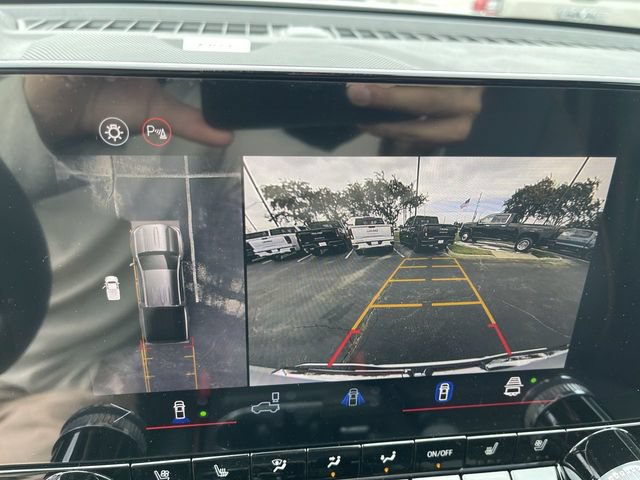 New 2026 GMC Canyon AT4 w/ Technology Plus Package AWD/4WD image 17