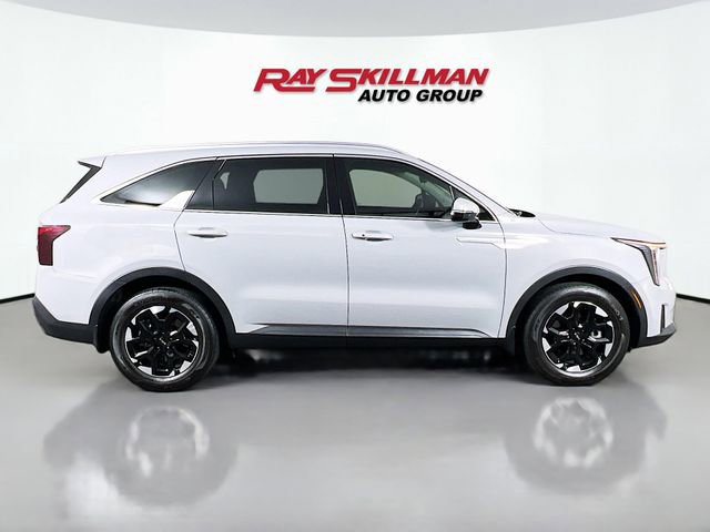 Used 2024 Kia Sorento S w/ Panoramic Sunroof Package image 8