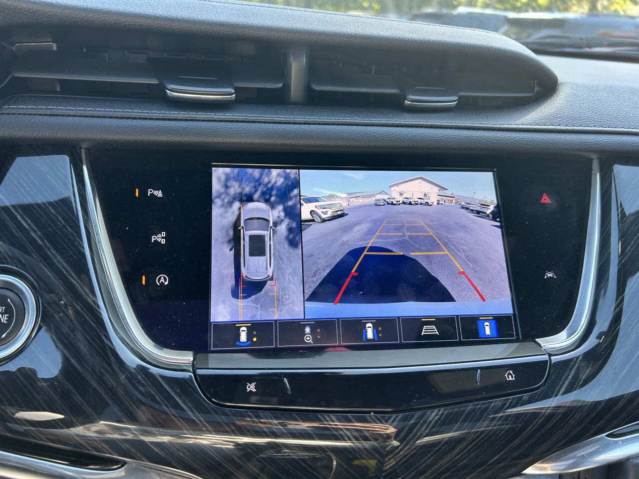 Used 2022 Cadillac XT6 Premium Luxury w/ Technology Package image 26